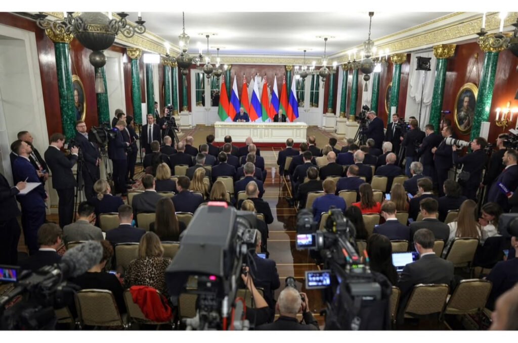 Russian President Vladimir Putin and Belarusian President Alexander Lukashenko addressing Media 