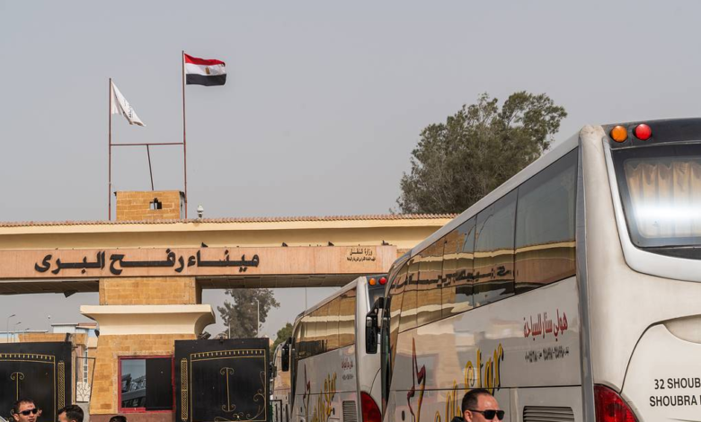 First group of Palestinians returns to Gaza from Egypt — TV