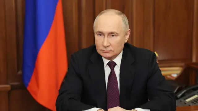 Putin’s United Russia Wins Record 355 Parliament Seats in Russia